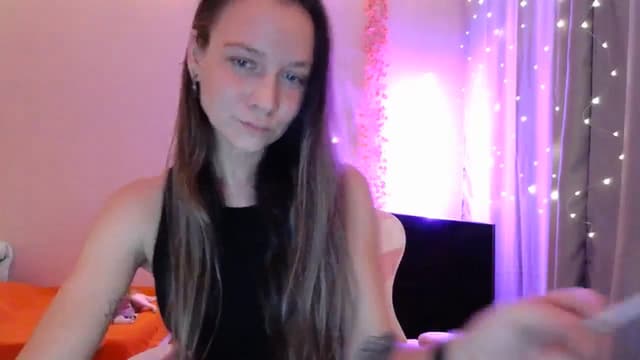 Gallery image thumbnail from Qi_ra's myfreecams stream on, 05/03/2025, 19:05 image 6 of 20