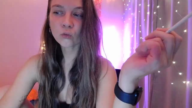 Gallery image thumbnail from Qi_ra's myfreecams stream on, 05/04/2025, 19:20 image 10 of 20