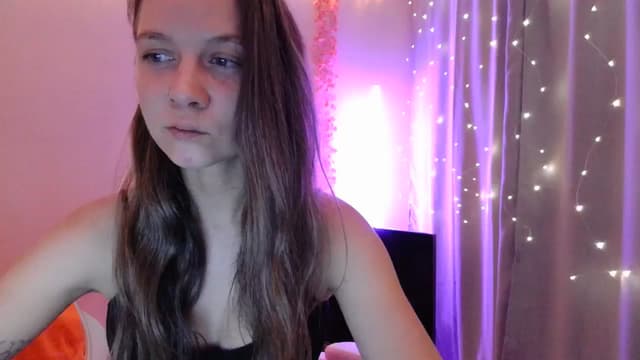 Gallery image thumbnail from Qi_ra's myfreecams stream on, 05/04/2025, 19:33 image 1 of 20