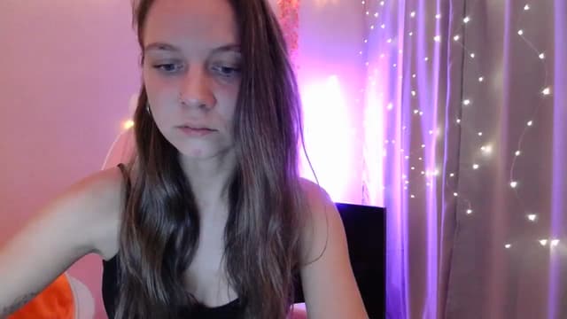 Gallery image thumbnail from Qi_ra's myfreecams stream on, 05/04/2025, 19:33 image 2 of 20