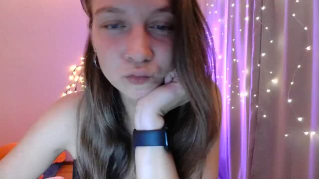 Gallery image thumbnail from Qi_ra's myfreecams stream on, 05/04/2025, 19:33 image 10 of 20