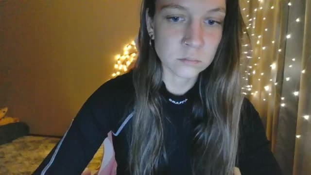 Gallery image thumbnail from Qi_ra's myfreecams stream on, 05/11/2025, 24:00 image 7 of 20