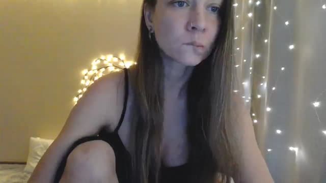 Gallery image thumbnail from Qi_ra's myfreecams stream on, 05/13/2025, 08:21 image 19 of 20