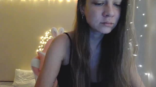 Gallery image thumbnail from Qi_ra's myfreecams stream on, 05/13/2025, 08:21 image 4 of 20