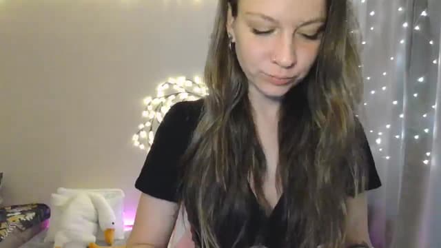 Gallery image thumbnail from Qi_ra's myfreecams stream on, 05/24/2025, 10:23 image 3 of 20