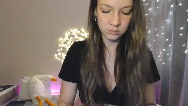Gallery image thumbnail from Qi_ra's myfreecams stream on, 05/25/2025, 08:15 image 19 of 20