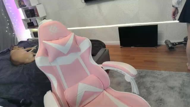 Gallery image thumbnail from Qi_ra's myfreecams stream on, 12/26/2025, 22:19 image 10 of 20