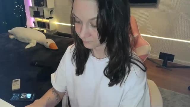 Gallery image thumbnail from Qi_ra's myfreecams stream on, 02/16/2026, 21:36 image 20 of 20