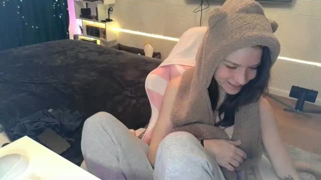 Gallery image thumbnail from Qi_ra's myfreecams stream on, 02/17/2026, 21:26 image 18 of 20
