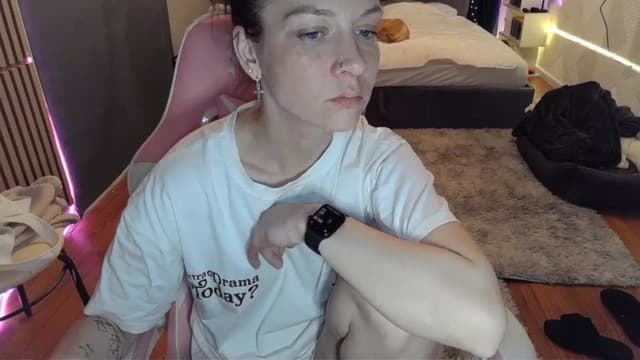 Gallery image thumbnail from Qi_ra's myfreecams stream on, 03/25/2026, 23:26 image 17 of 20