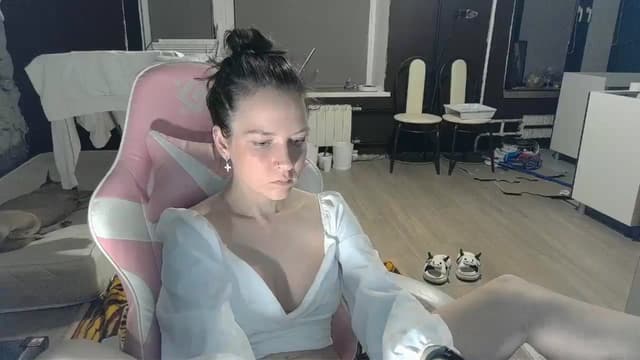 Gallery image thumbnail from Qi_ra's myfreecams stream on, 04/12/2026, 17:46 image 18 of 20