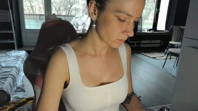 Gallery image thumbnail from Qi_ra's myfreecams stream on, 04/18/2026, 14:23 image 4 of 20