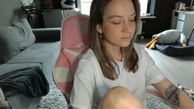 Gallery image thumbnail from Qi_ra's myfreecams stream on, 05/06/2026, 07:06 image 20 of 20