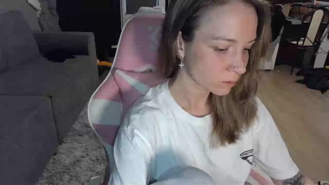 Gallery image thumbnail from Qi_ra's myfreecams stream on, 05/14/2026, 17:01 image 11 of 20