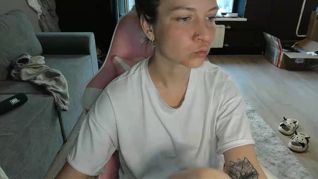 Gallery image thumbnail from Qi_ra's myfreecams stream on, 05/22/2026, 07:16 image 12 of 20