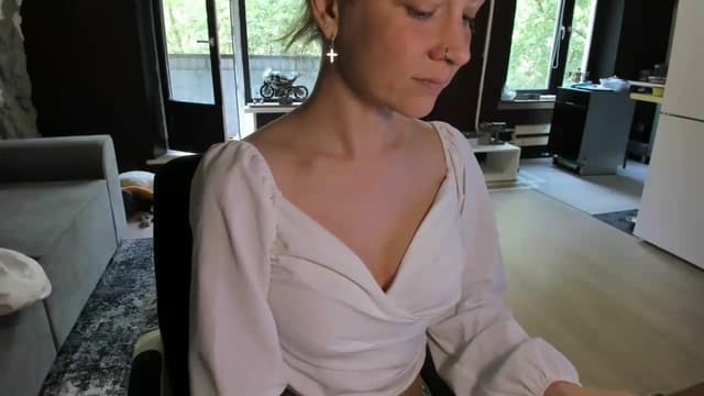 Gallery image thumbnail from Qi_ra's myfreecams stream on, 06/07/2026, 08:37 image 19 of 20