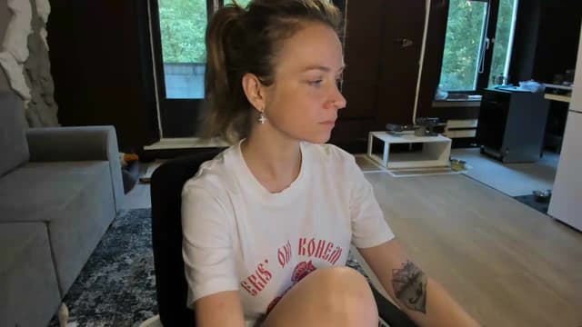 Gallery image thumbnail from Qi_ra's myfreecams stream on, 06/08/2026, 03:24 image 8 of 20