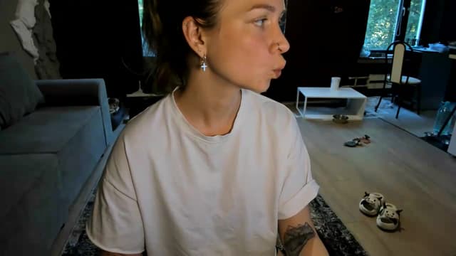 Gallery image thumbnail from Qi_ra's myfreecams stream on, 06/10/2026, 05:18 image 16 of 20