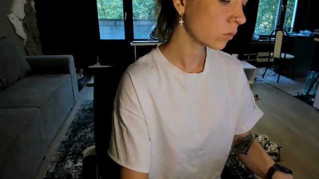 Gallery image thumbnail from Qi_ra's myfreecams stream on, 06/10/2026, 05:18 image 17 of 20