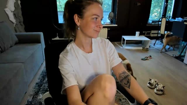 Gallery image thumbnail from Qi_ra's myfreecams stream on, 06/10/2026, 05:18 image 7 of 20