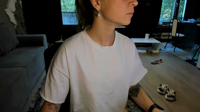 Gallery image thumbnail from Qi_ra's myfreecams stream on, 06/10/2026, 05:18 image 12 of 20