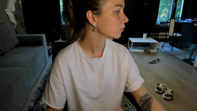 Gallery image thumbnail from Qi_ra's myfreecams stream on, 06/10/2026, 05:18 image 18 of 20
