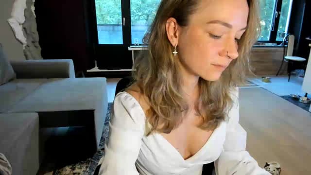 Gallery image thumbnail from Qi_ra's myfreecams stream on, 06/15/2026, 05:05 image 1 of 20