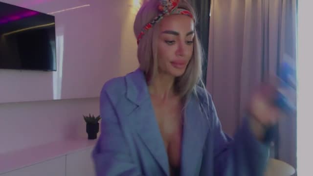 Gallery image thumbnail from Qu33n's myfreecams stream on, 12/23/2025, 10:59 image 7 of 20