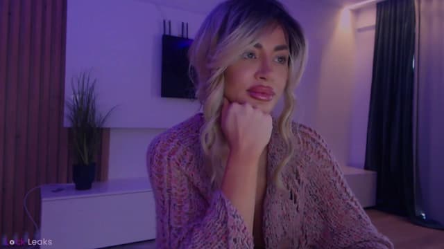 Gallery image thumbnail from Qu33n's myfreecams stream on, 03/19/2026, 07:44 image 7 of 20