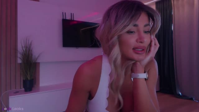 Gallery image thumbnail from Qu33n's myfreecams stream on, 03/24/2026, 08:46 image 20 of 20