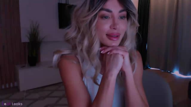 Gallery image thumbnail from Qu33n's myfreecams stream on, 06/13/2026, 11:23 image 4 of 20