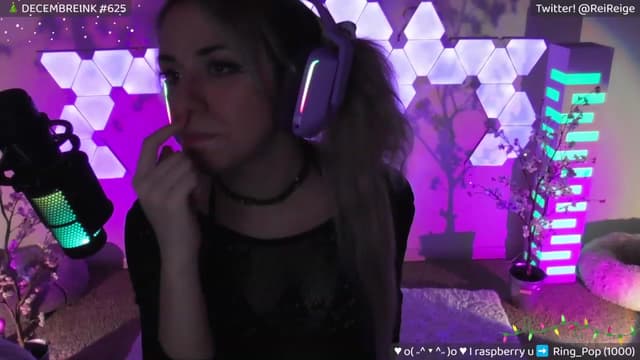 Gallery image thumbnail from Reige's myfreecams stream on, 12/29/2023, 12:16 image 16 of 20