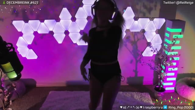 Gallery image thumbnail from Reige's myfreecams stream on, 12/29/2023, 12:16 image 12 of 20