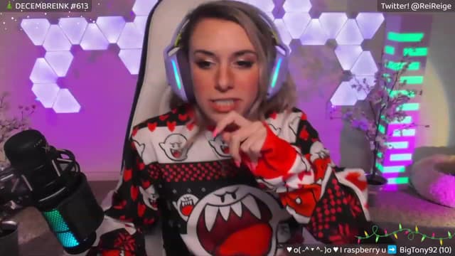 Gallery image thumbnail from Reige's myfreecams stream on, 12/31/2023, 08:47 image 9 of 20