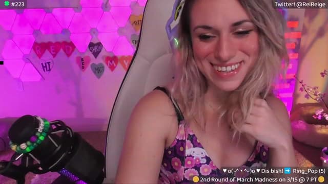 Gallery image thumbnail from Reige's myfreecams stream on, 03/15/2024, 09:34 image 2 of 20