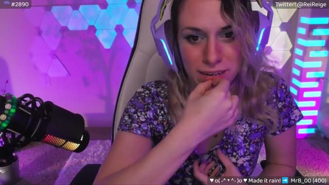 Gallery image thumbnail from Reige's myfreecams stream on, 04/03/2024, 07:07 image 15 of 20