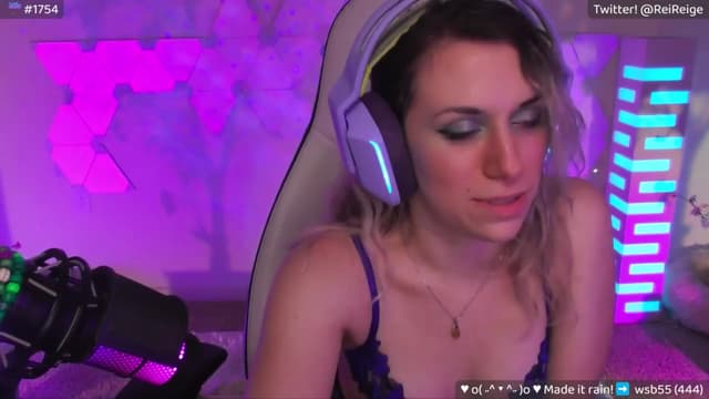 Gallery image thumbnail from Reige's myfreecams stream on, 04/03/2024, 10:27 image 12 of 20