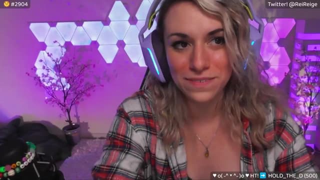 Gallery image thumbnail from Reige's myfreecams stream on, 06/12/2024, 07:50 image 17 of 20