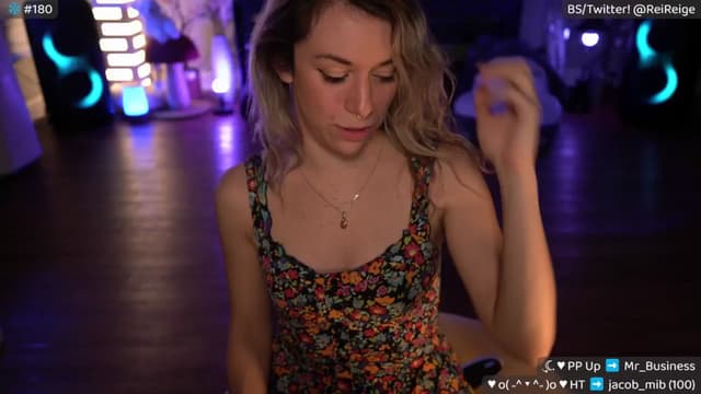 Gallery image thumbnail from Reige's myfreecams stream on, 01/08/2025, 13:36 image 7 of 20