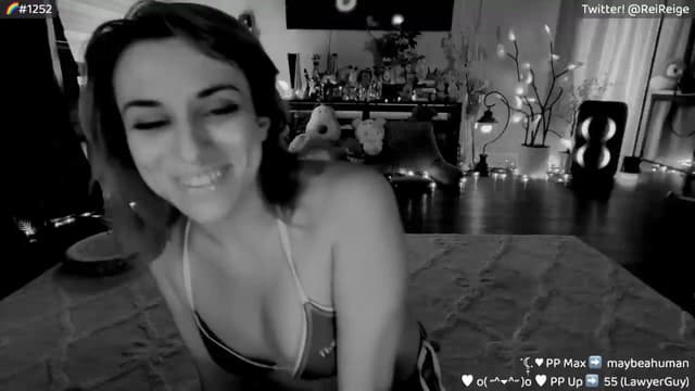 Gallery image thumbnail from Reige's myfreecams stream on, 07/04/2026, 11:12 image 8 of 20
