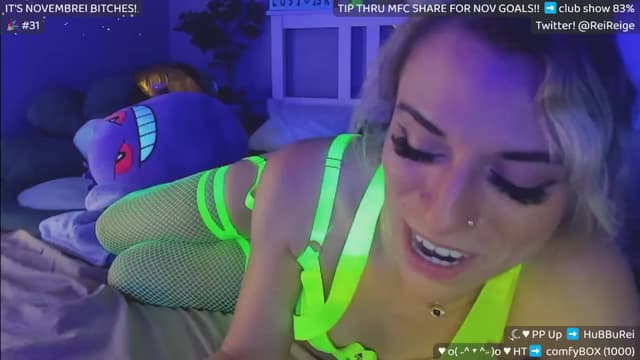 Gallery image thumbnail from Reive's myfreecams stream on, 11/25/2024, 21:35 image 10 of 20