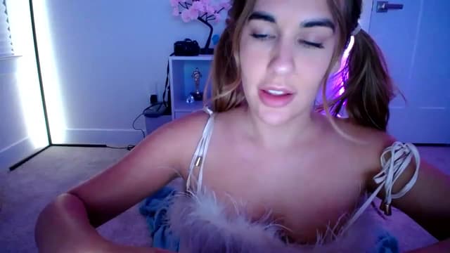 Gallery image thumbnail from Scout's myfreecams stream on, 12/17/2022, 06:10 image 16 of 20