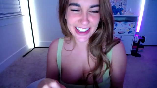 Gallery image thumbnail from Scout's myfreecams stream on, 03/18/2023, 04:50 image 3 of 20