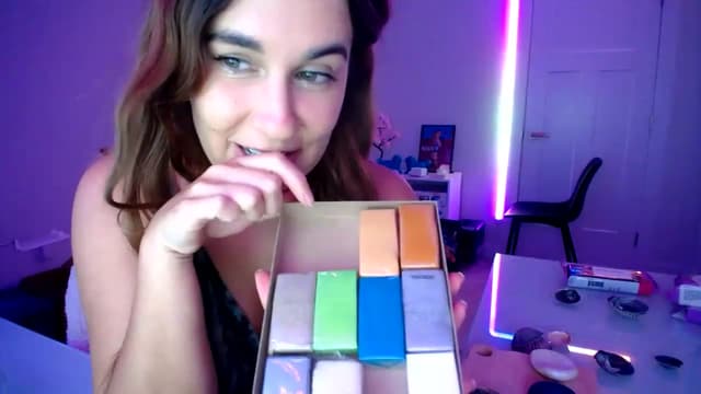 Gallery image thumbnail from Scout's myfreecams stream on, 06/10/2023, 04:13 image 14 of 20