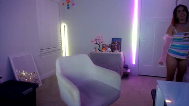 Gallery image thumbnail from Scout's myfreecams stream on, 10/19/2023, 06:06 image 4 of 20