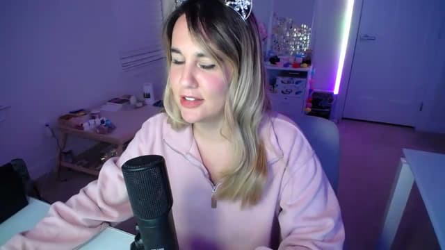 Gallery image thumbnail from Scout's myfreecams stream on, 03/13/2025, 01:29 image 15 of 20