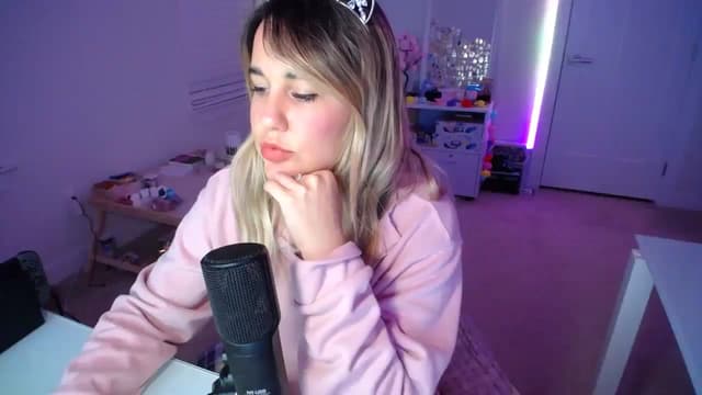 Gallery image thumbnail from Scout's myfreecams stream on, 03/13/2025, 01:29 image 5 of 20