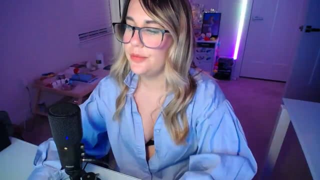 Gallery image thumbnail from Scout's myfreecams stream on, 04/10/2025, 02:23 image 17 of 20