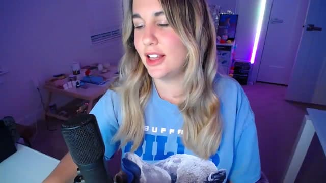 Gallery image thumbnail from Scout's myfreecams stream on, 04/17/2025, 02:06 image 2 of 20