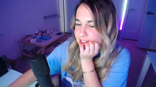 Gallery image thumbnail from Scout's myfreecams stream on, 04/17/2025, 02:06 image 8 of 20